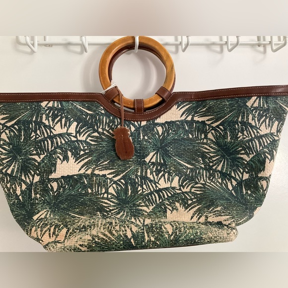 Liz Claiborne Other - Liz Claiborne Tropical Palm Tree Clutch Bag